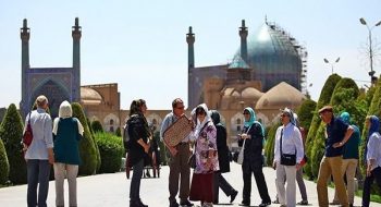 بررسی کارکرد عناصر منظر شهری در جذب گردشگران ( مریم اختری )